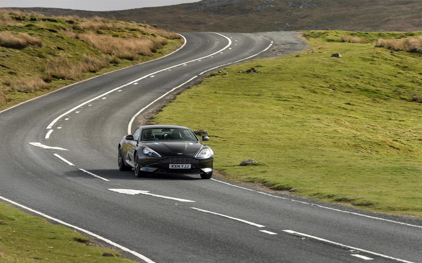 2015 Aston Martin DB9 Carbon Edition